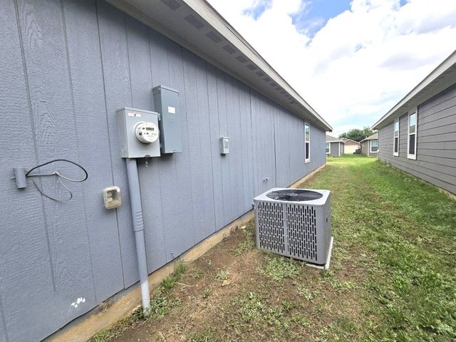 429 Shorty Street, Mabank, TX 75147