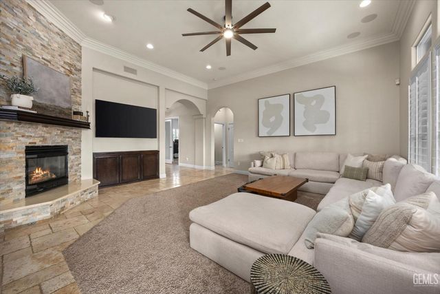 10209 Patterson Street, Bakersfield, CA 93311