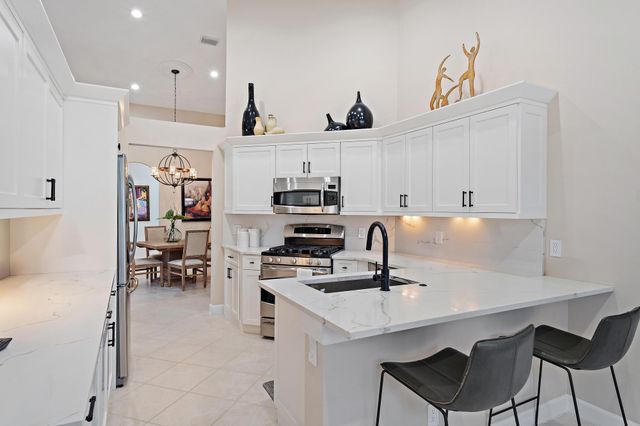 8164 Sandpiper Way, West Palm Beach, FL 33412