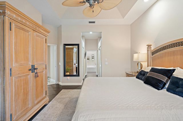 8164 Sandpiper Way, West Palm Beach, FL 33412