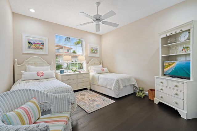 8164 Sandpiper Way, West Palm Beach, FL 33412