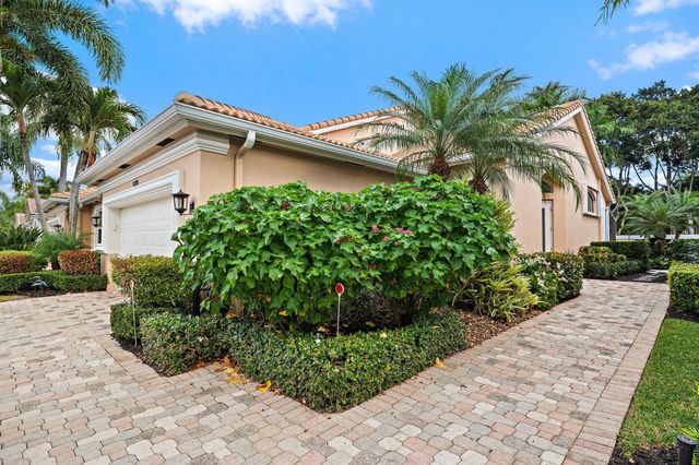 8164 Sandpiper Way, West Palm Beach, FL 33412