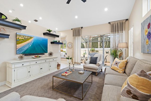 8164 Sandpiper Way, West Palm Beach, FL 33412