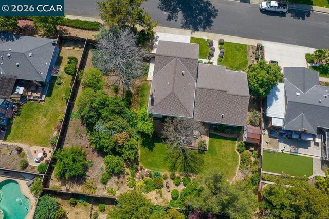 5617 Bettencourt Dr, Clayton, CA 94517