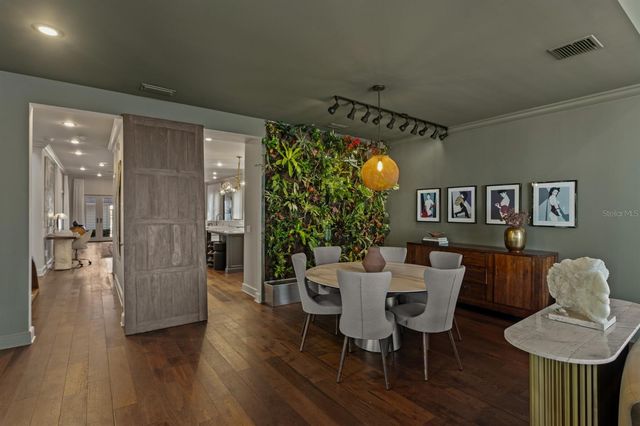 2115 W WATROUS AVENUE, Tampa, FL 33606