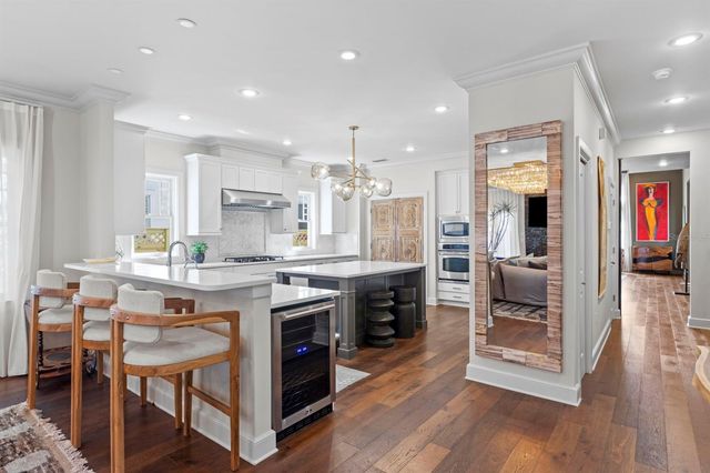 2115 W WATROUS AVENUE, Tampa, FL 33606