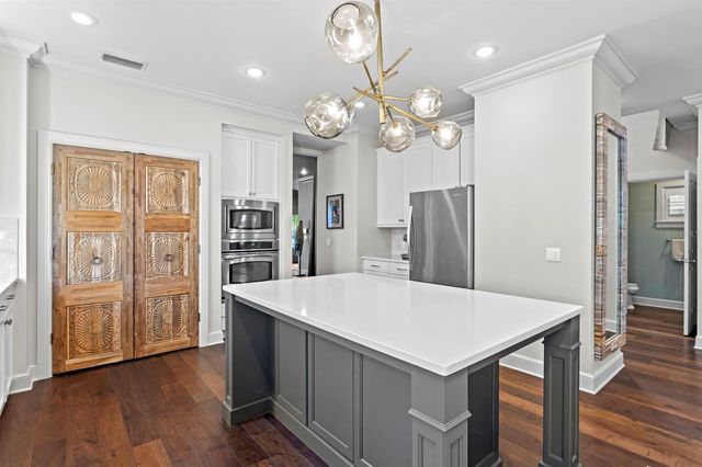 2115 W WATROUS AVENUE, Tampa, FL 33606