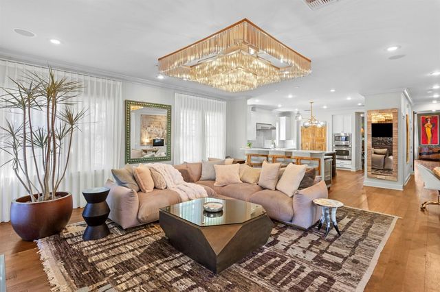 2115 W WATROUS AVENUE, Tampa, FL 33606