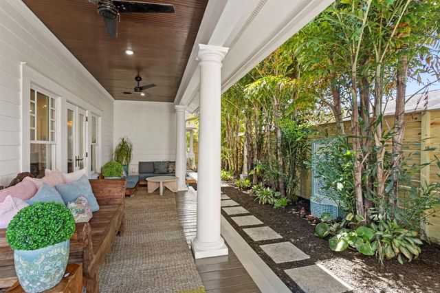 2115 W WATROUS AVENUE, Tampa, FL 33606