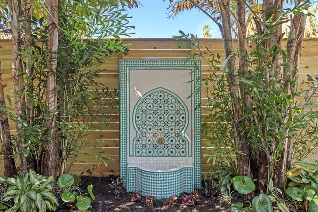 2115 W WATROUS AVENUE, Tampa, FL 33606