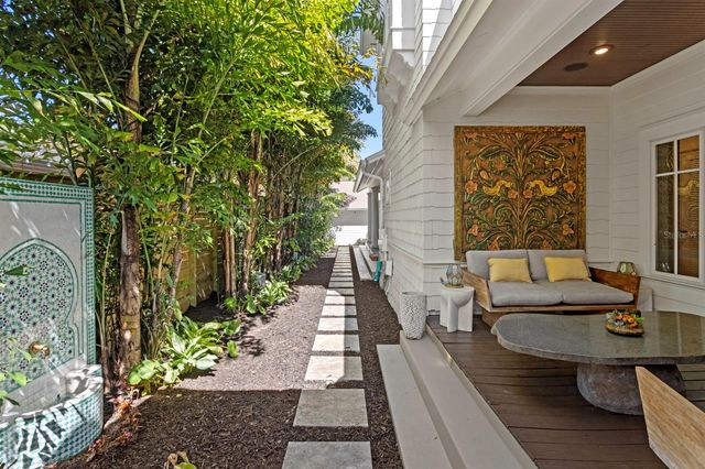 2115 W WATROUS AVENUE, Tampa, FL 33606