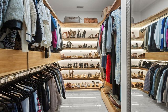 2115 W WATROUS AVENUE, Tampa, FL 33606