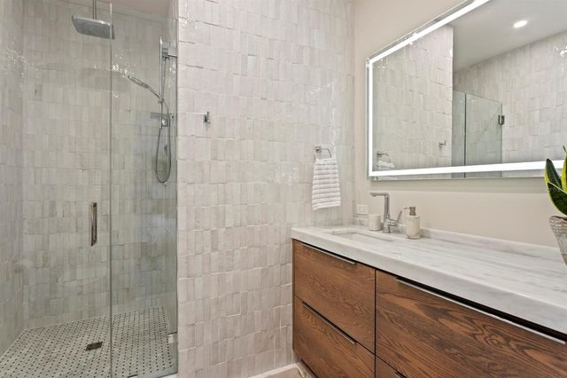 2115 W WATROUS AVENUE, Tampa, FL 33606