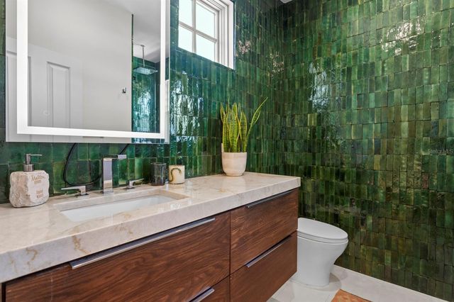 2115 W WATROUS AVENUE, Tampa, FL 33606