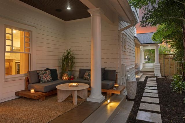 2115 W WATROUS AVENUE, Tampa, FL 33606