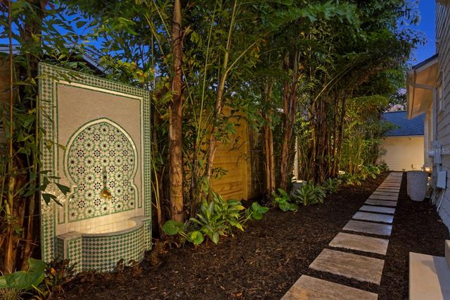 2115 W WATROUS AVENUE, Tampa, FL 33606