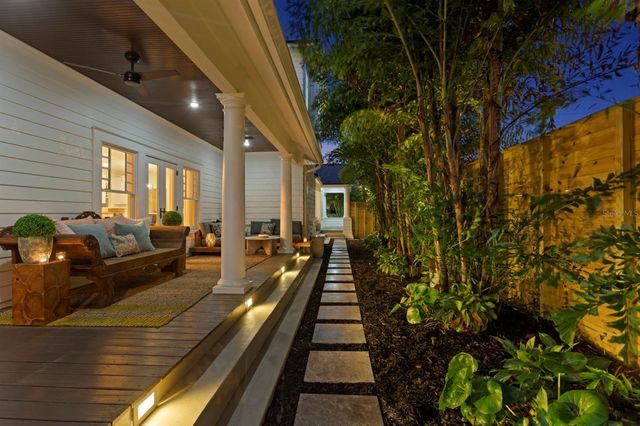 2115 W WATROUS AVENUE, Tampa, FL 33606