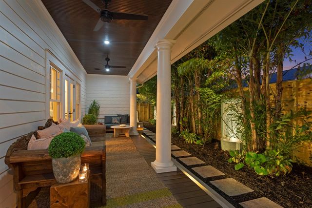 2115 W WATROUS AVENUE, Tampa, FL 33606