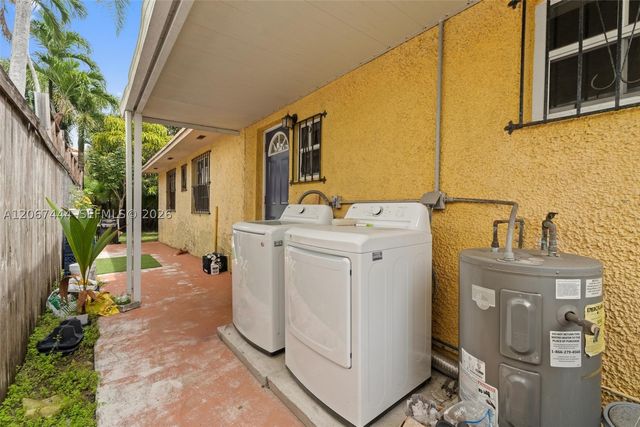 3147 Mcdonald St 2, Miami, FL 33133