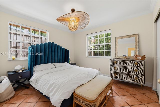 3147 Mcdonald St 2, Miami, FL 33133