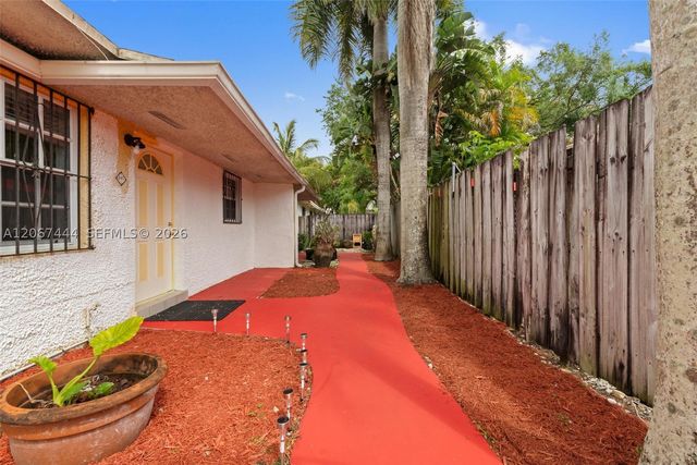 3147 Mcdonald St 2, Miami, FL 33133