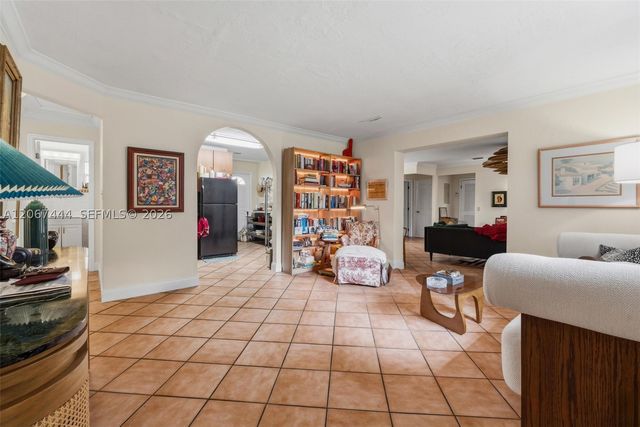 3147 Mcdonald St 2, Miami, FL 33133
