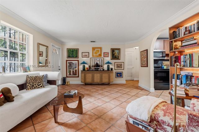 3147 Mcdonald St 2, Miami, FL 33133