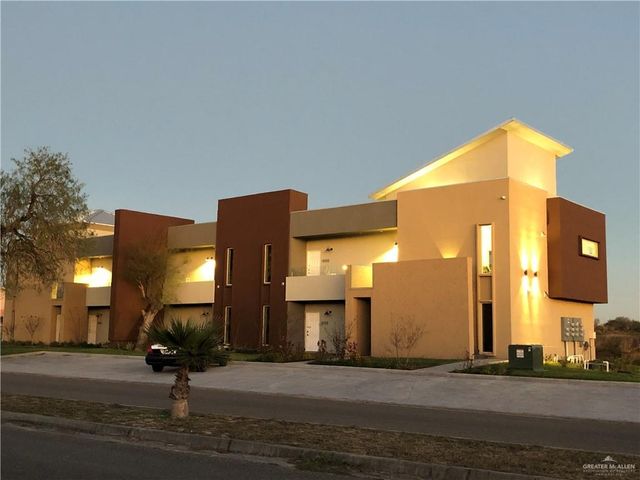 305 Palm Shores Boulevard 102B, La Joya, TX 78560