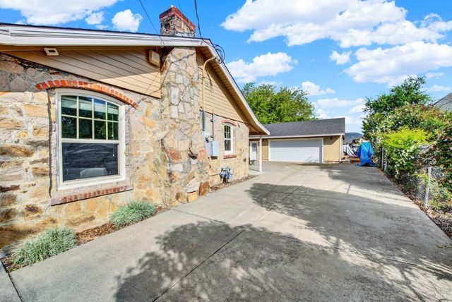 2049 Monticello Rd, Napa, CA 94558