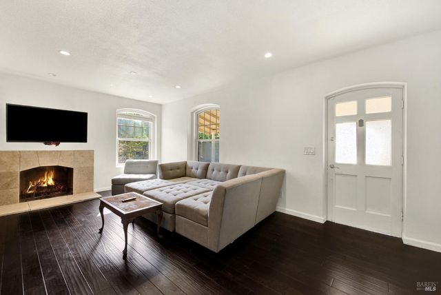 2049 Monticello Rd, Napa, CA 94558