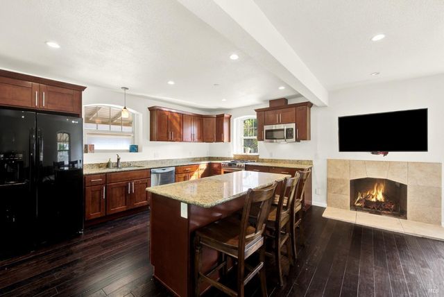 2049 Monticello Rd, Napa, CA 94558