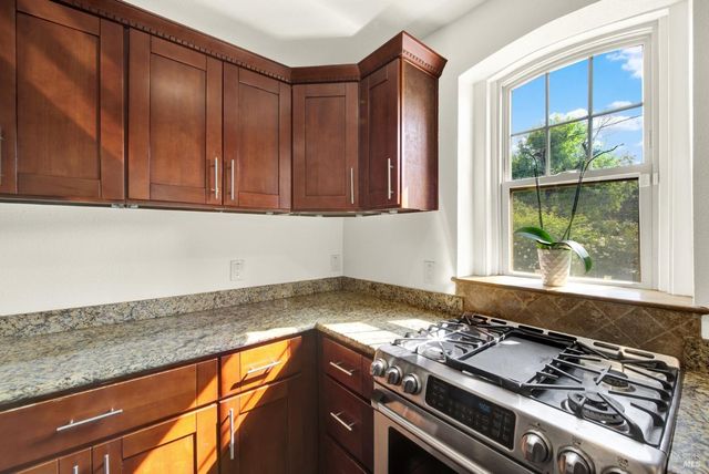 2049 Monticello Rd, Napa, CA 94558