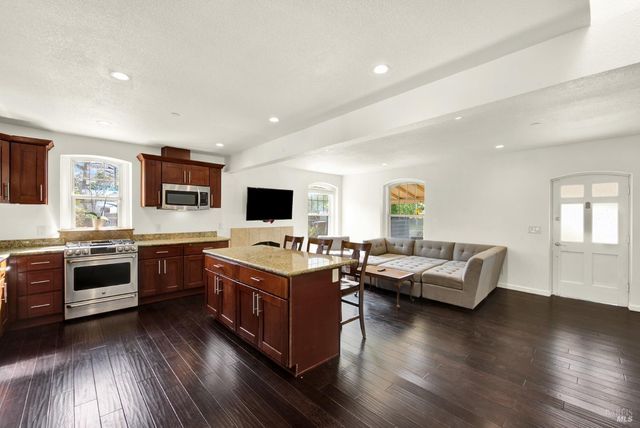 2049 Monticello Rd, Napa, CA 94558