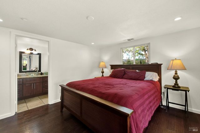 2049 Monticello Rd, Napa, CA 94558