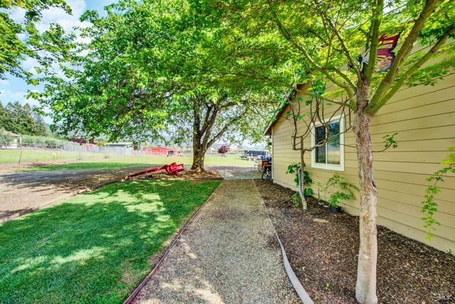 2049 Monticello Rd, Napa, CA 94558