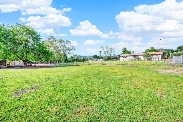 2049 Monticello Rd, Napa, CA 94558