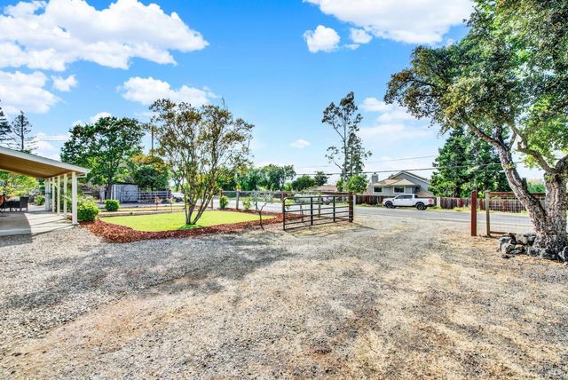 2049 Monticello Rd, Napa, CA 94558