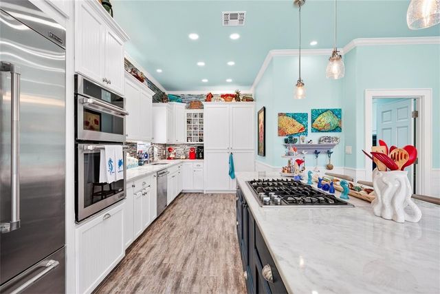 616 Shoreline Cir, Port Aransas, TX 78373