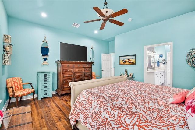 616 Shoreline Cir, Port Aransas, TX 78373