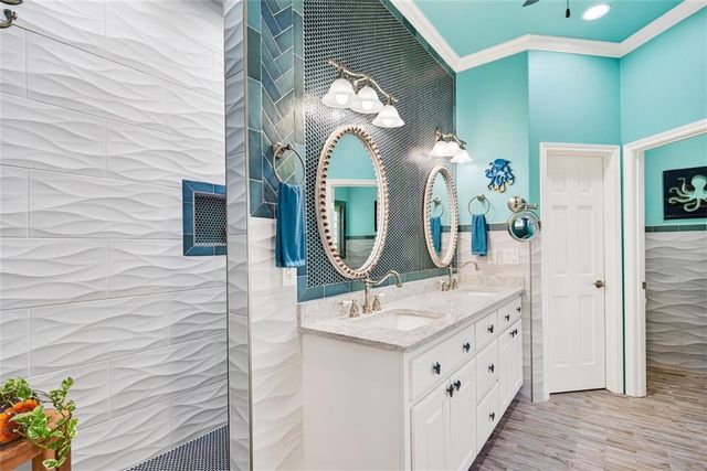 616 Shoreline Cir, Port Aransas, TX 78373