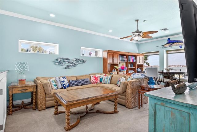 616 Shoreline Cir, Port Aransas, TX 78373