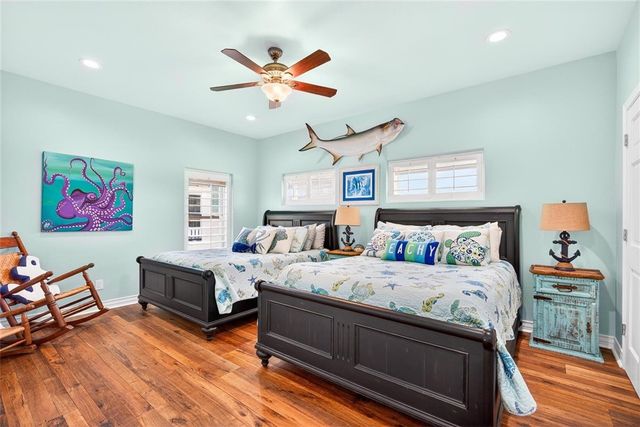 616 Shoreline Cir, Port Aransas, TX 78373