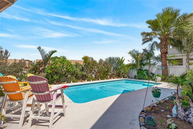 616 Shoreline Cir, Port Aransas, TX 78373