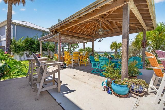 616 Shoreline Cir, Port Aransas, TX 78373