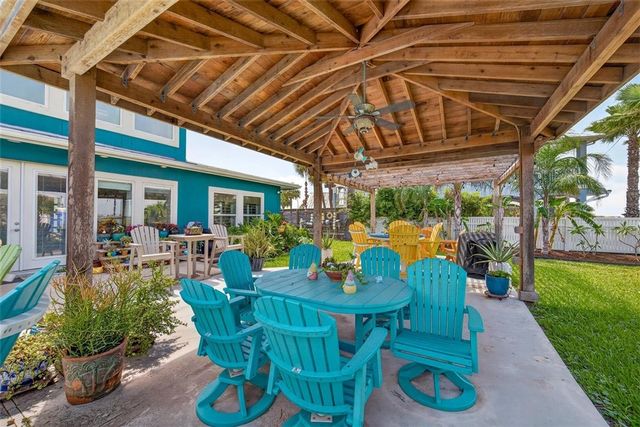 616 Shoreline Cir, Port Aransas, TX 78373