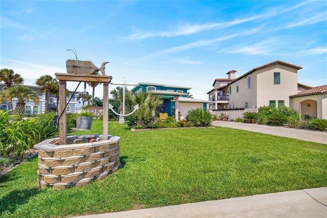 616 Shoreline Cir, Port Aransas, TX 78373