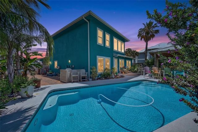 616 Shoreline Cir, Port Aransas, TX 78373