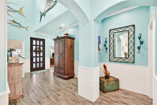 616 Shoreline Cir, Port Aransas, TX 78373