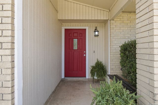 5943 CLIFF VALLEY DR, San Antonio, TX 78250