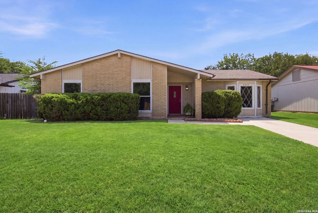 5943 CLIFF VALLEY DR, San Antonio, TX 78250